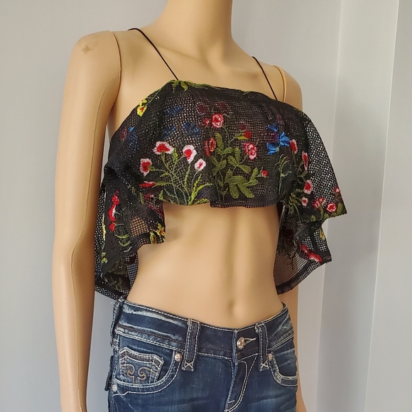 Vone Knit Embroidered Cropped Top Size Small NWT - Picture 2 of 13